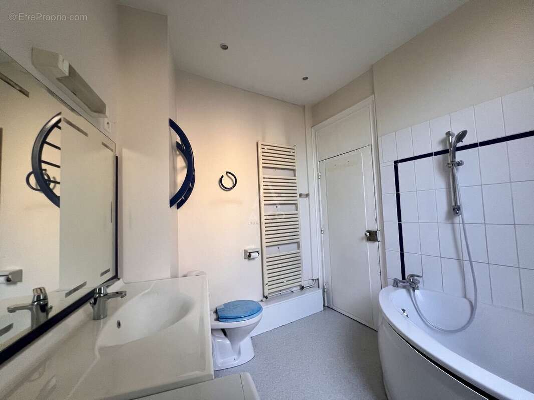 Rue du professeur demons  appartement bourgeois de 103,49 m²  double réception de 40,64 m²  balcon filant  cave de 23,78 m² - photo 11