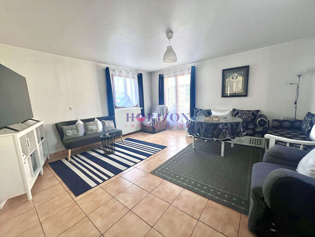 Maison à THIERS-SUR-THEVE