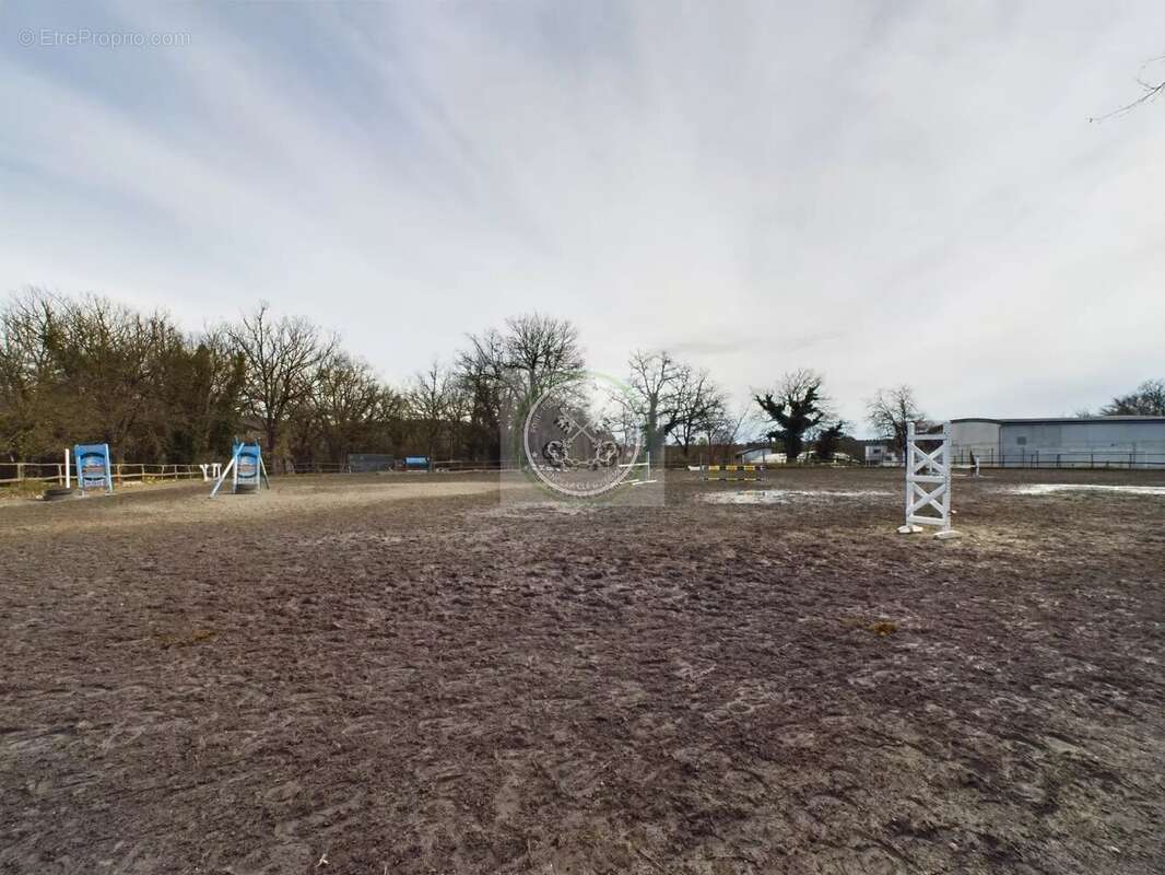 Maison à MONTAUROUX