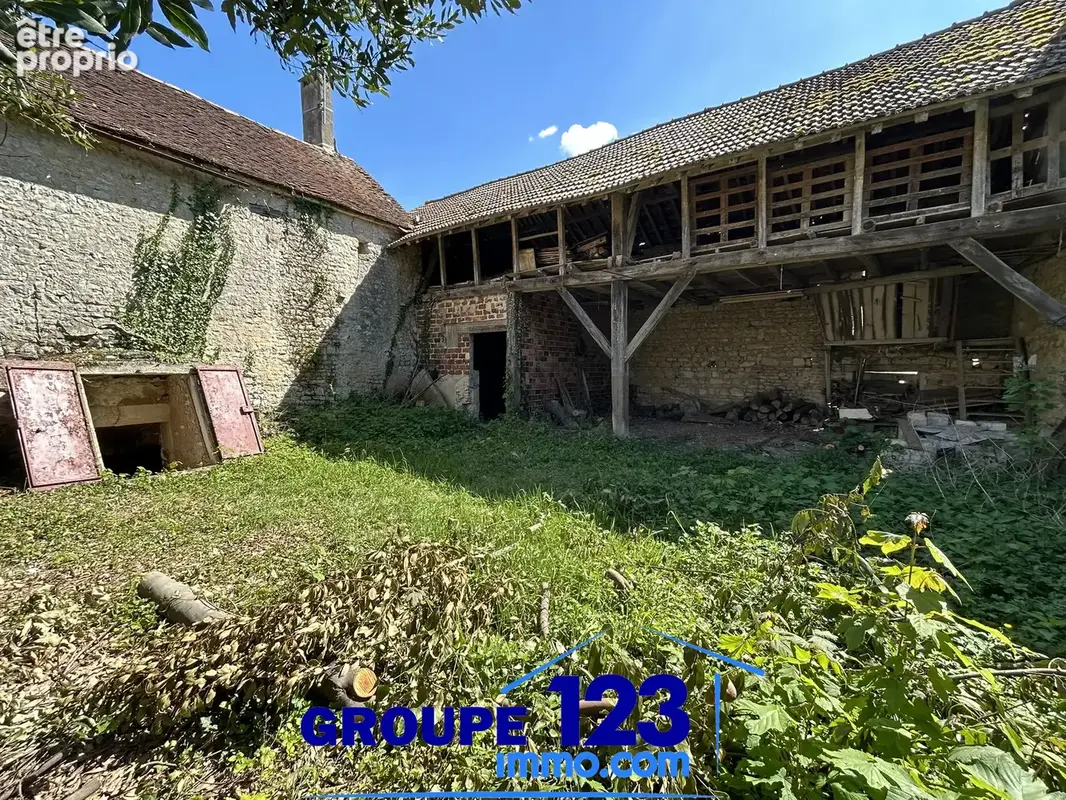 Maison de village avec dépendances et terrain   fort potentiel - photo 6