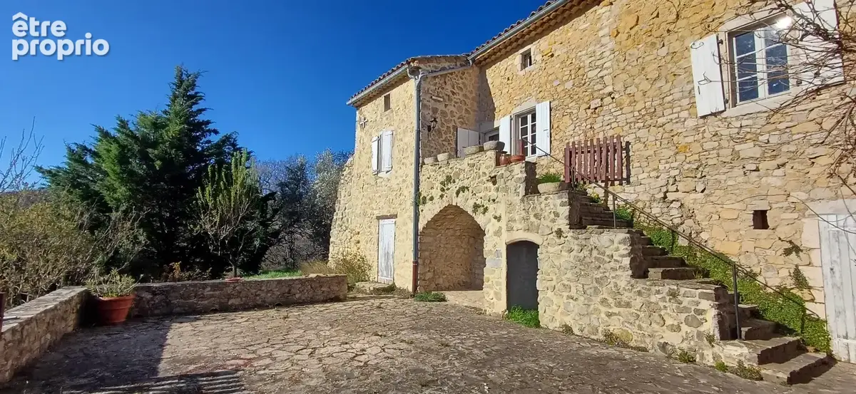 Photo Maison à Gras au prix de 325 000€