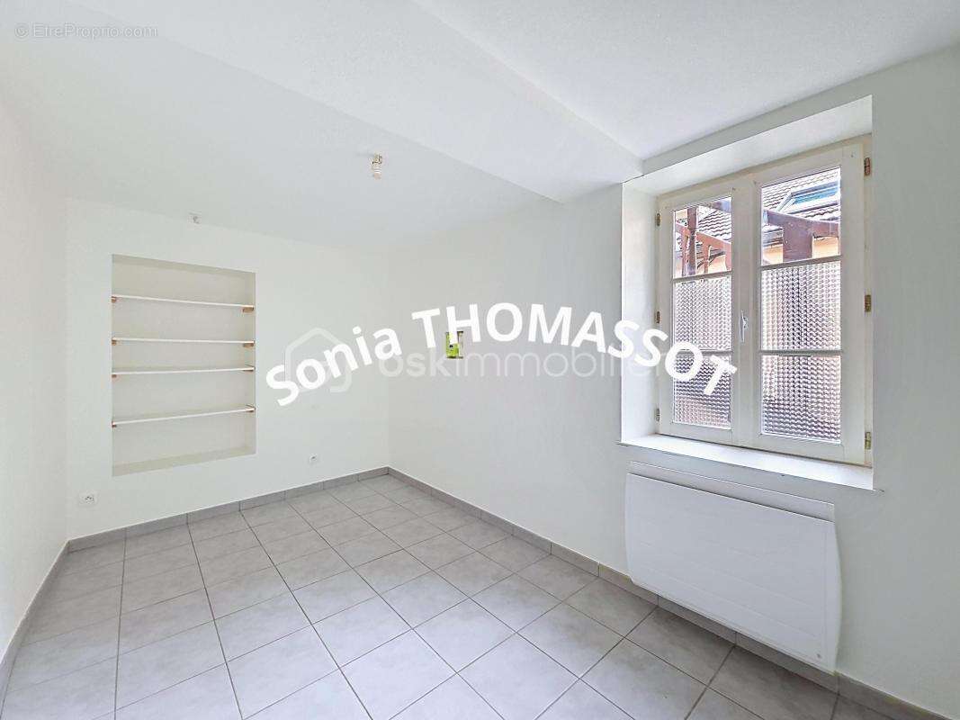 Appartement à AUXONNE