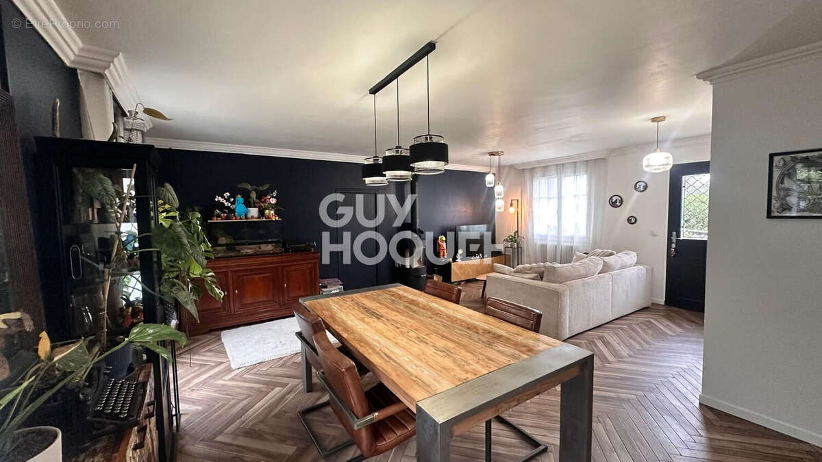 Maison à LACROIX-SAINT-OUEN