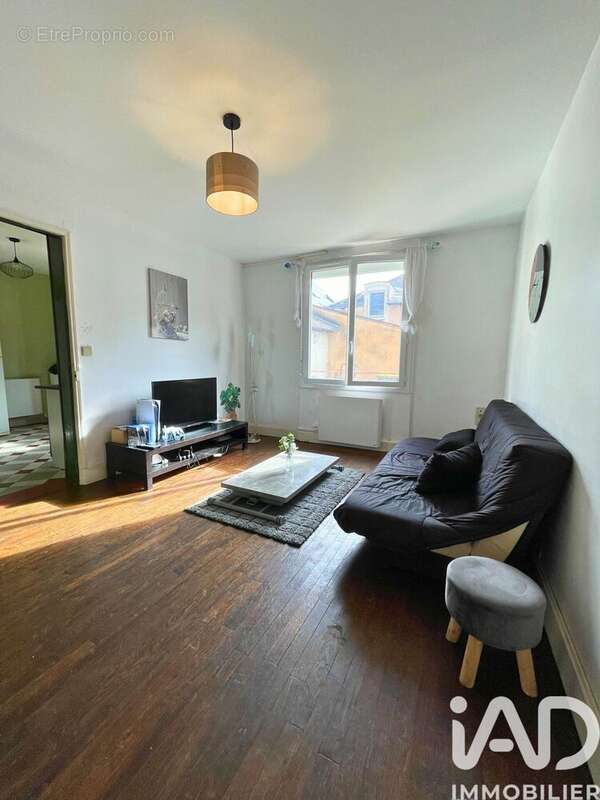 Photo 2 - Maison à SAINT-DOULCHARD