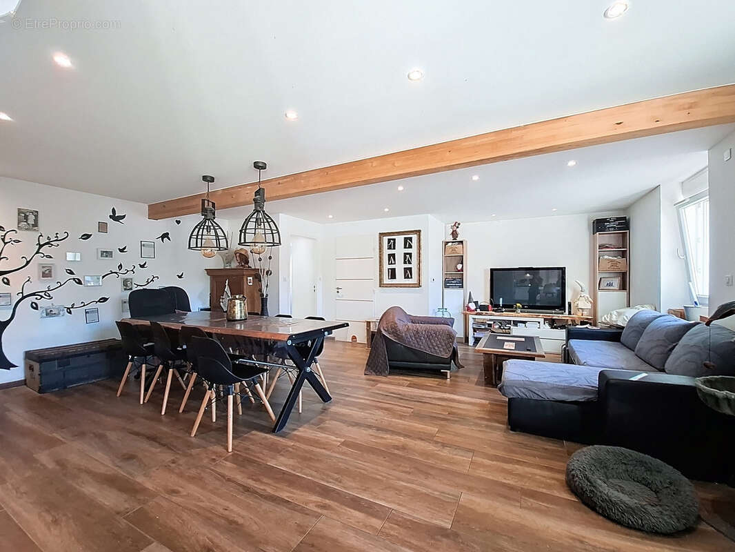 Appartement à RIVES