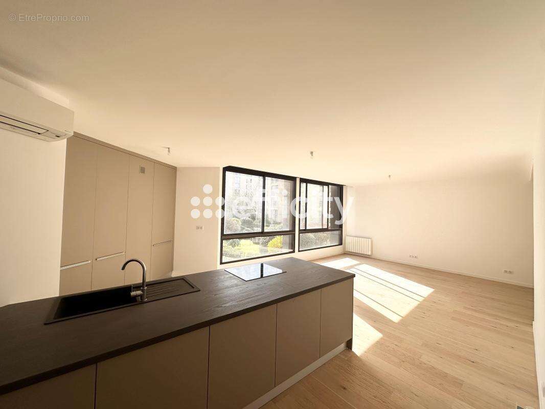 Appartement à LYON-8E