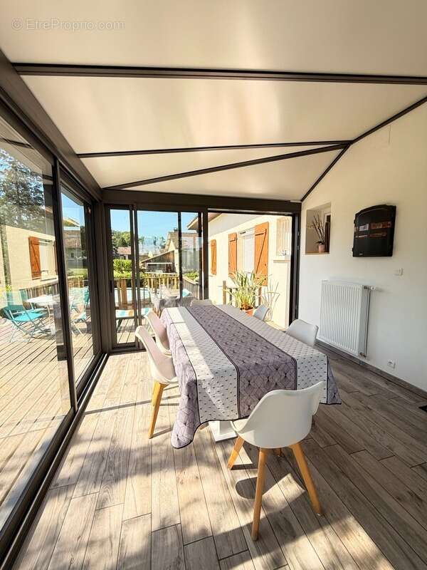 Maison à CHENIERS