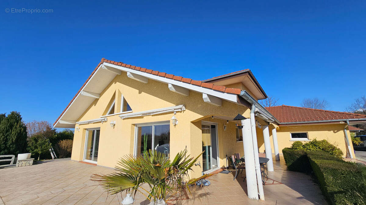 Maison à LARRINGES