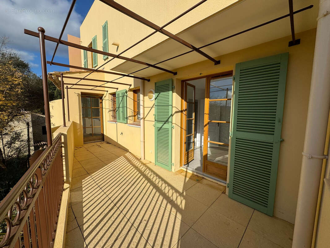 Appartement à GRIMAUD