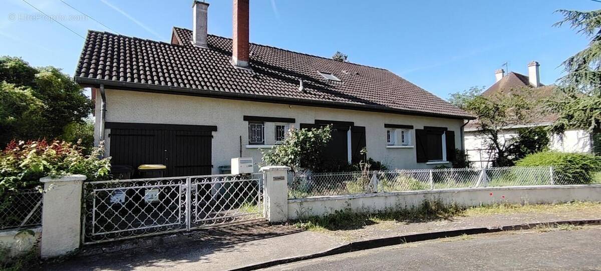 Maison à CHATELLERAULT