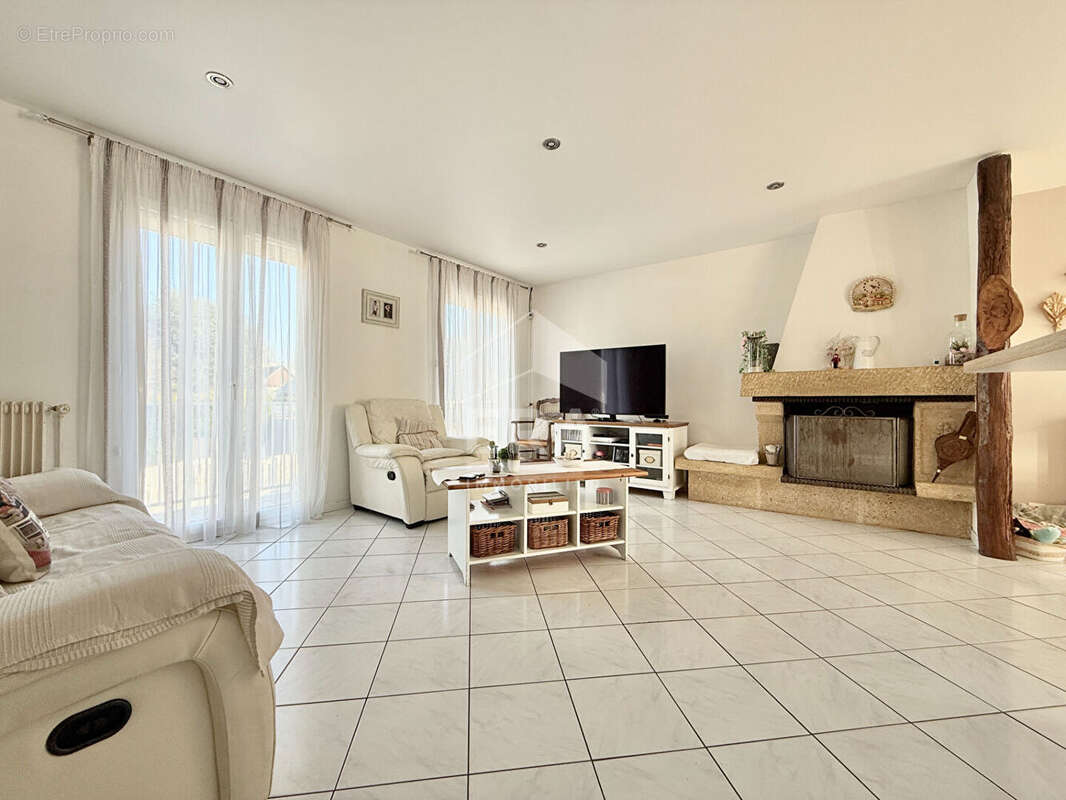 Maison à PONTAULT-COMBAULT