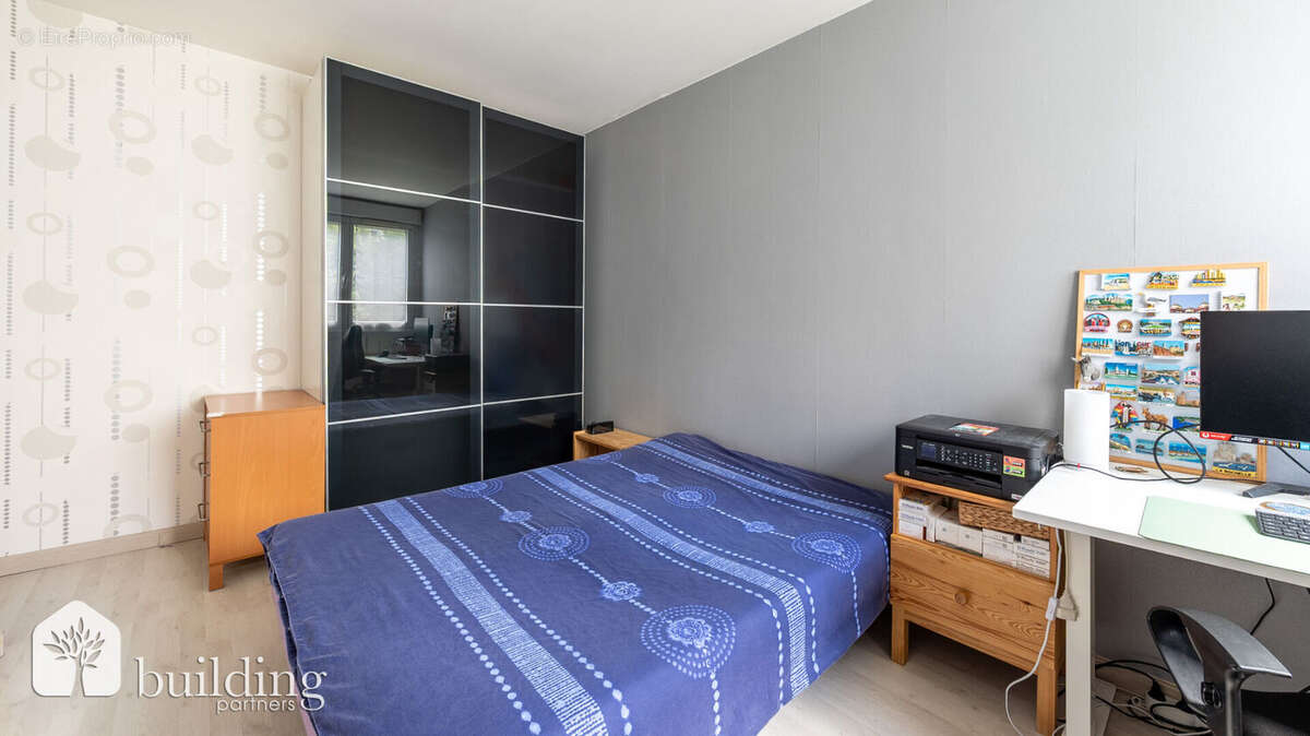 Appartement à COURBEVOIE