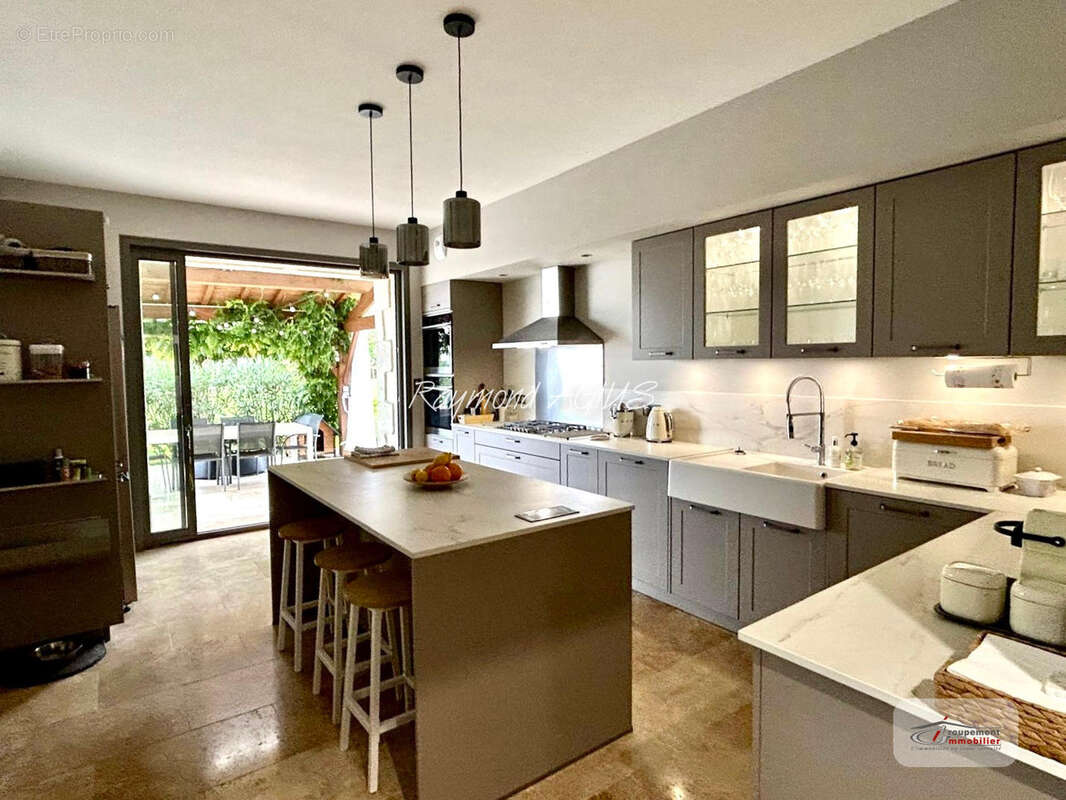 Maison à SAINT-EMILION