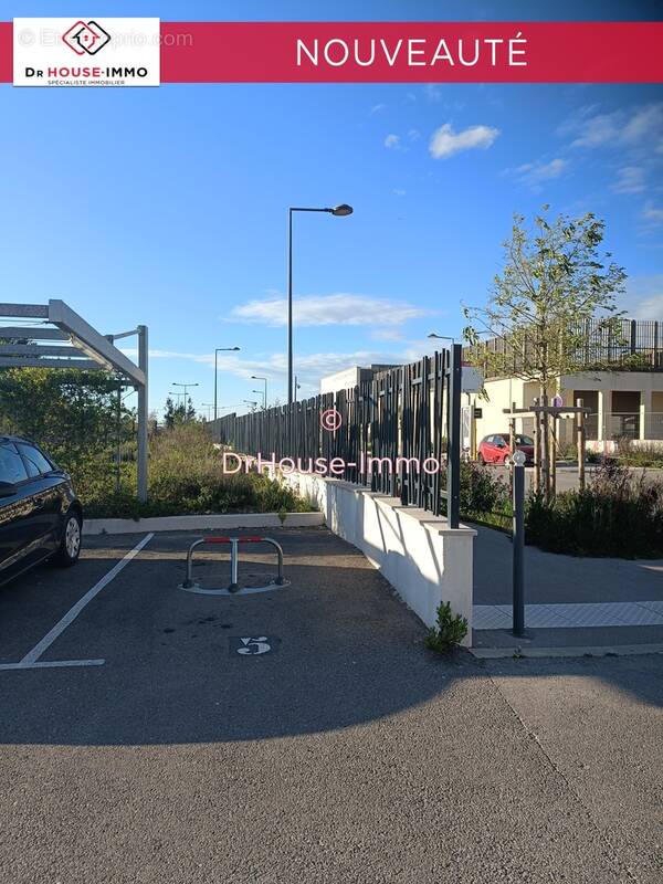 Parking à VITROLLES