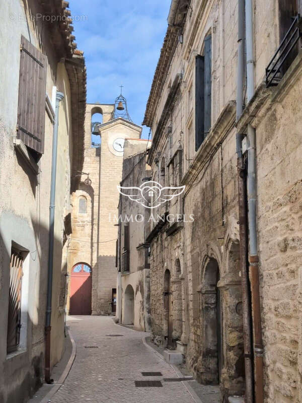 Appartement à VIC-LA-GARDIOLE