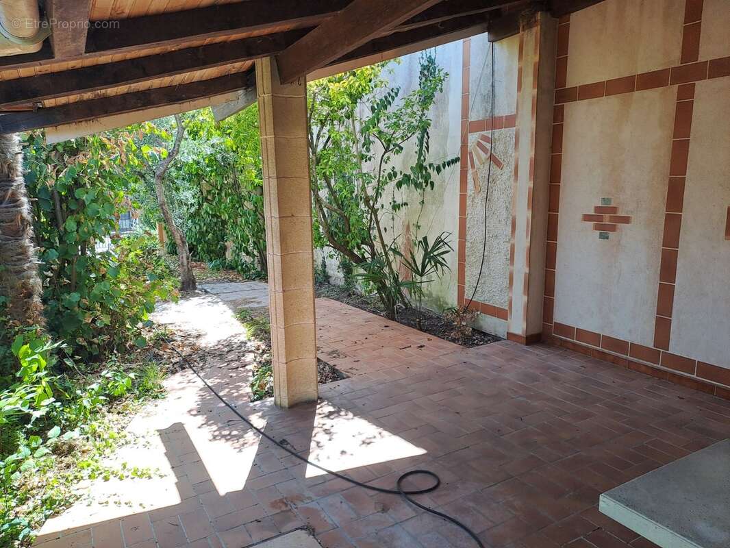 Grande Maison énorme potentiel - photo 10