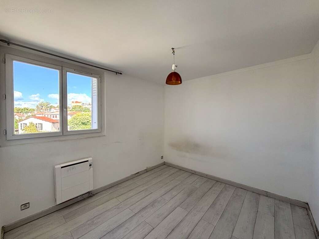 Appartement à MARSEILLE-3E