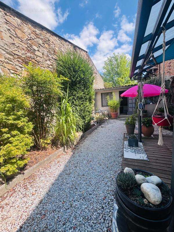 Maison de ville renovee - proche commodites - photo 20