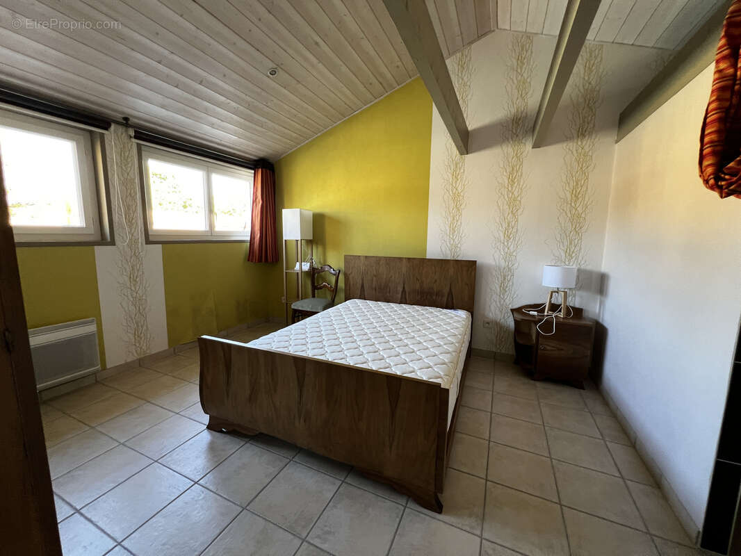 Maison à SAINT-PIERRE-DE-MONS