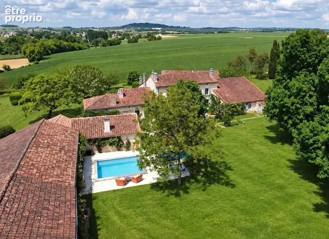 Impressionnant manoir en pierre de 7 chambres avec maison d’amis et vue panoramique - photo 1