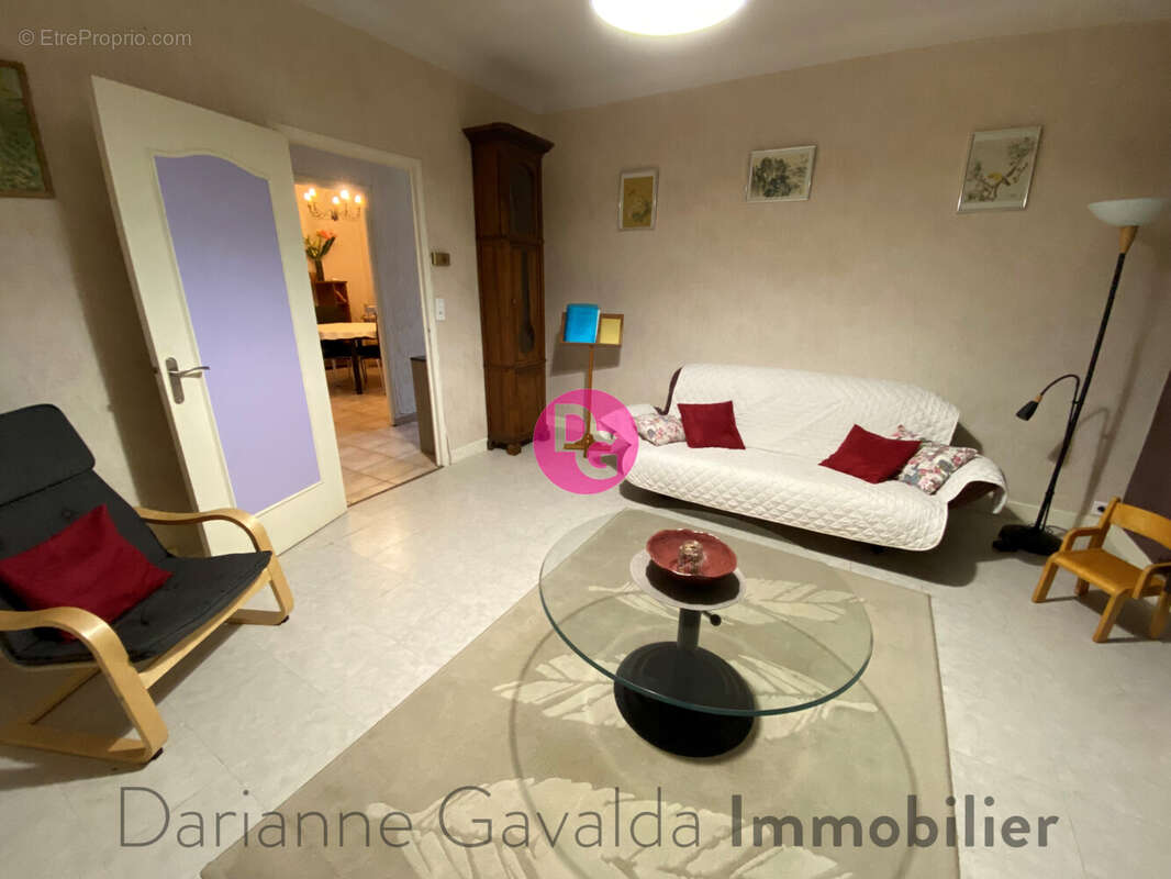 Maison à DECAZEVILLE