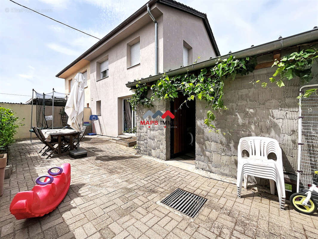 Maison 4 pièces avec cour intérieure - photo 3