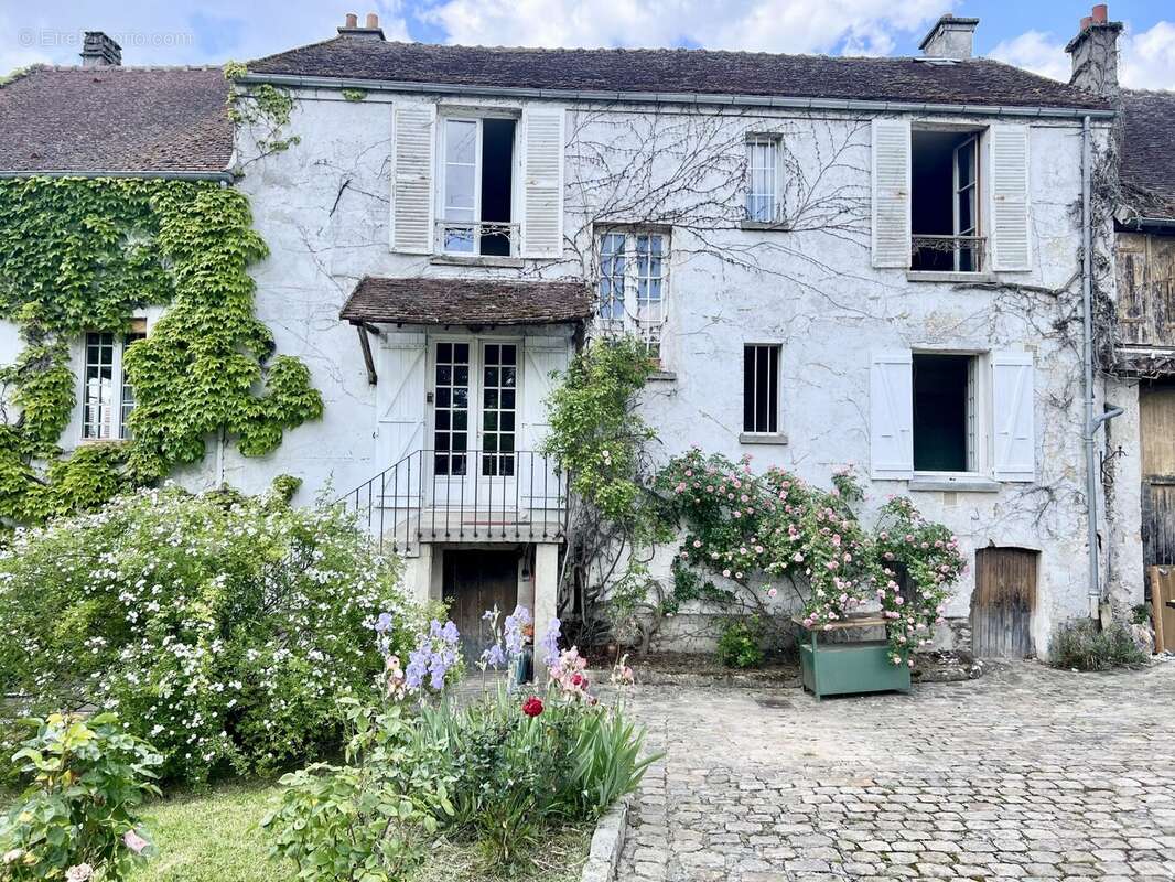 Maison à CONCHES-SUR-GONDOIRE
