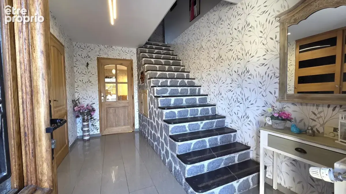 Magnifique propriété comprenant une maison et un logement de plain pied, à Wallers-en-Fagne - photo 4