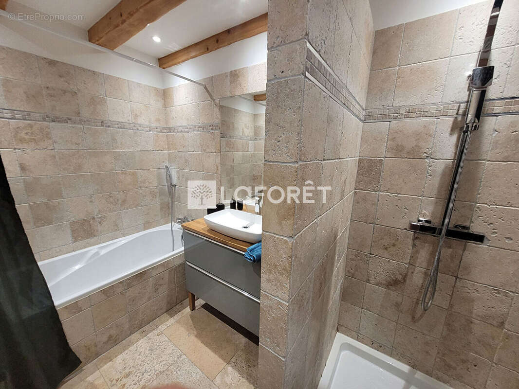 Mas en pierre composé de 3 appartements + parcelle de terrain nue 1833 m² - photo 12