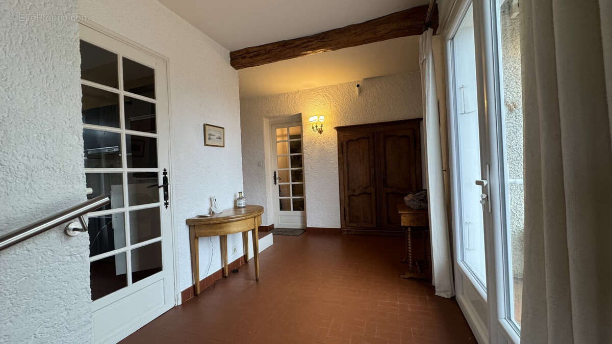 Maison à PUGNY-CHATENOD