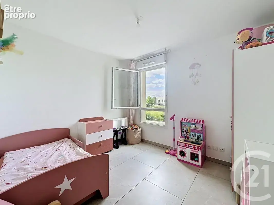 Appartement 74 m² à Saint-Fons  - photo 10