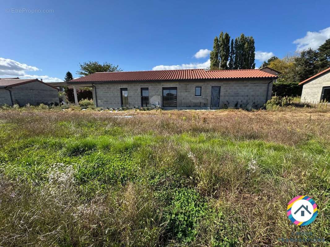Maison à SAINT-GEORGES-DE-RENEINS