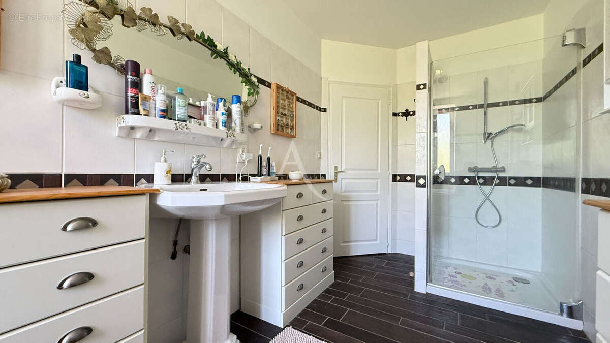 Maison à BOURNEZEAU