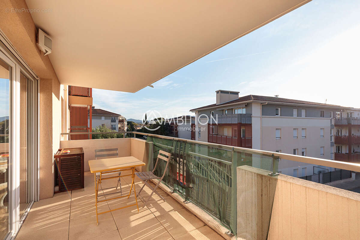 Appartement à PUGET-SUR-ARGENS