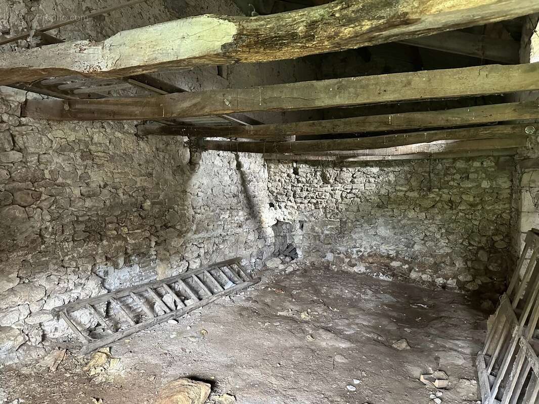 Appartement à SAINT-MAURICE-LA-CLOUERE