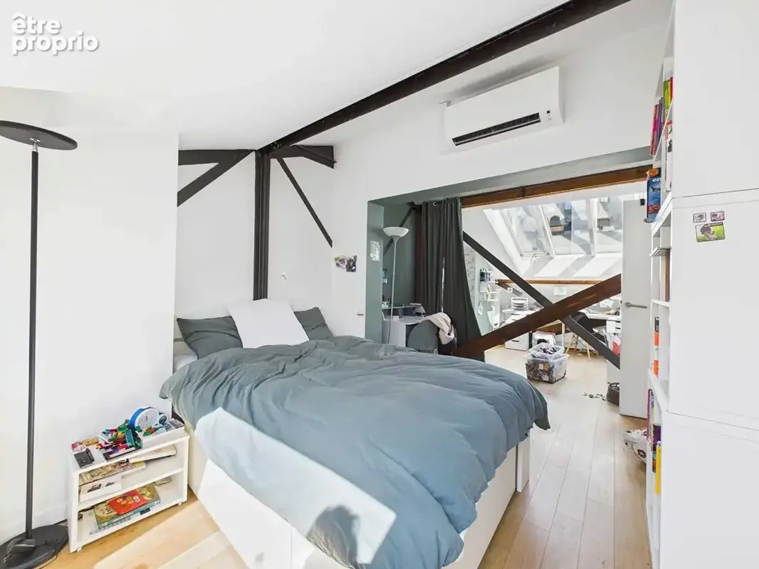 Paris xvii -  en dernier etage veritable atelier d'artiste rue aumont thieville ! - photo 16