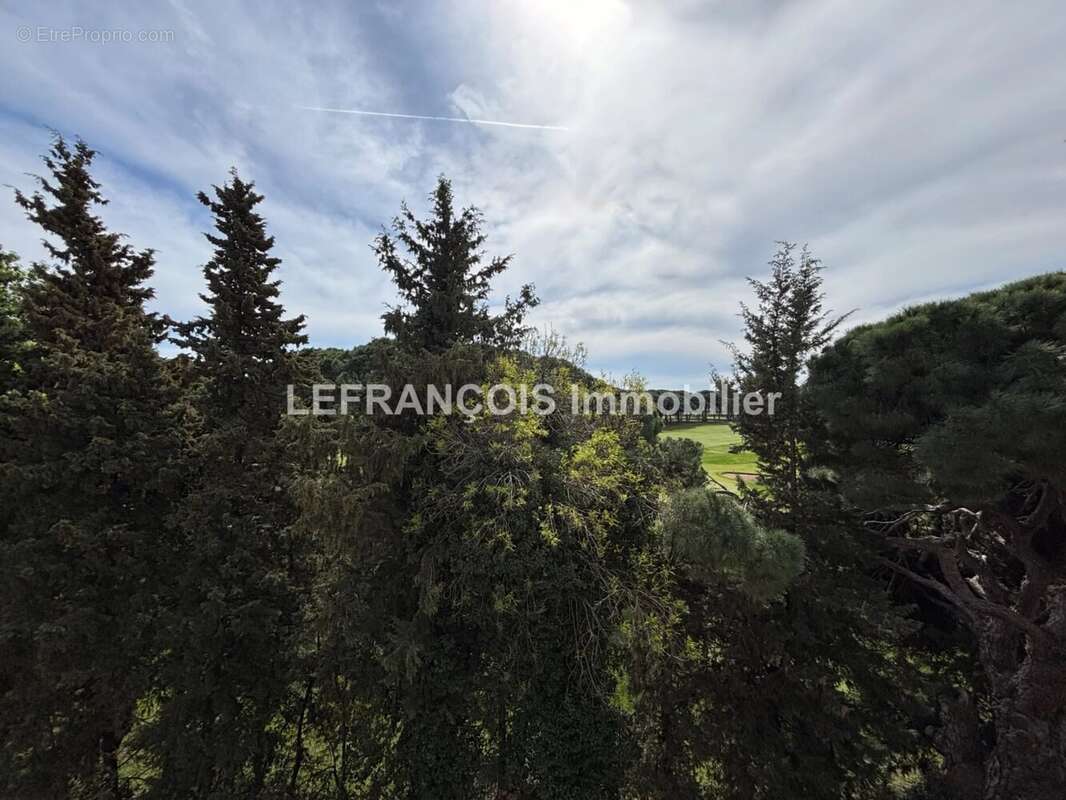 Appartement à MANDELIEU-LA-NAPOULE