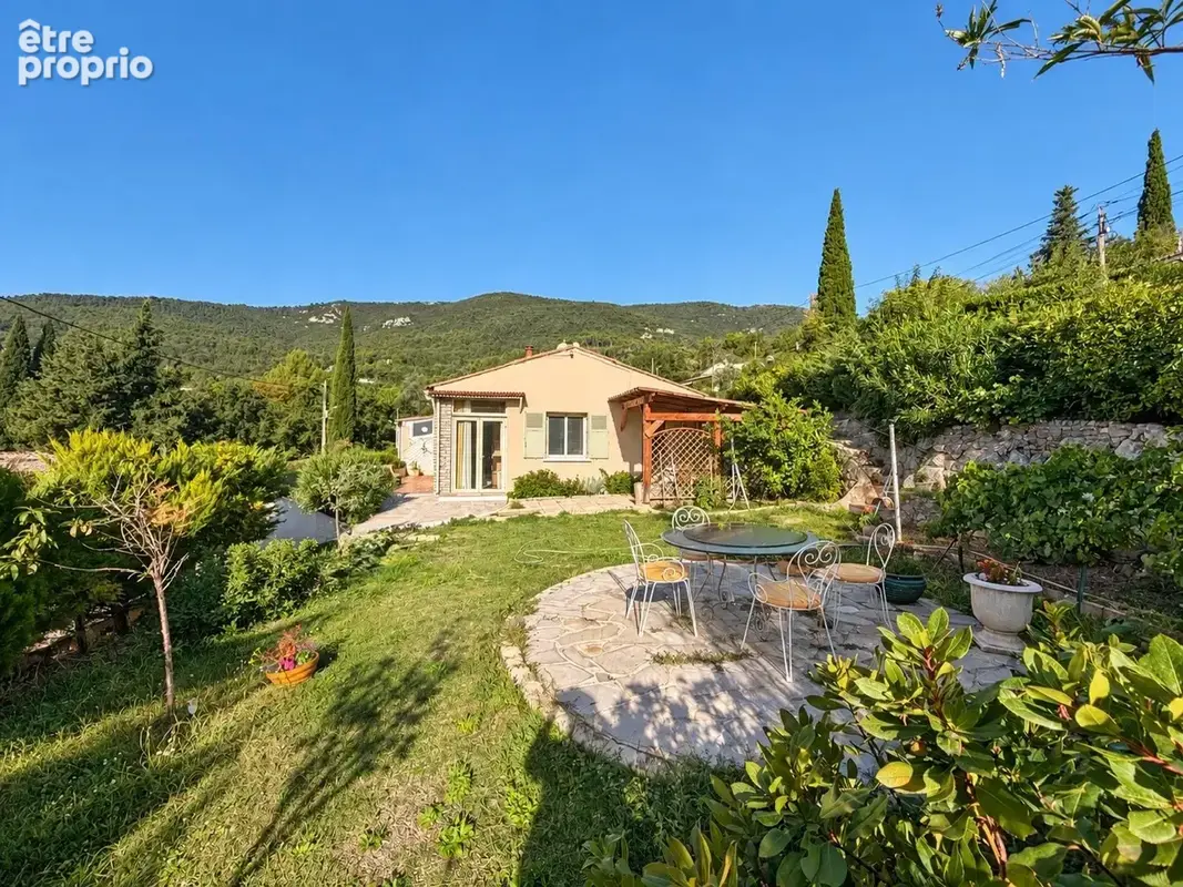 Charmante maison type trois pièces avec terrain de 396m2 à Seillans - photo 1