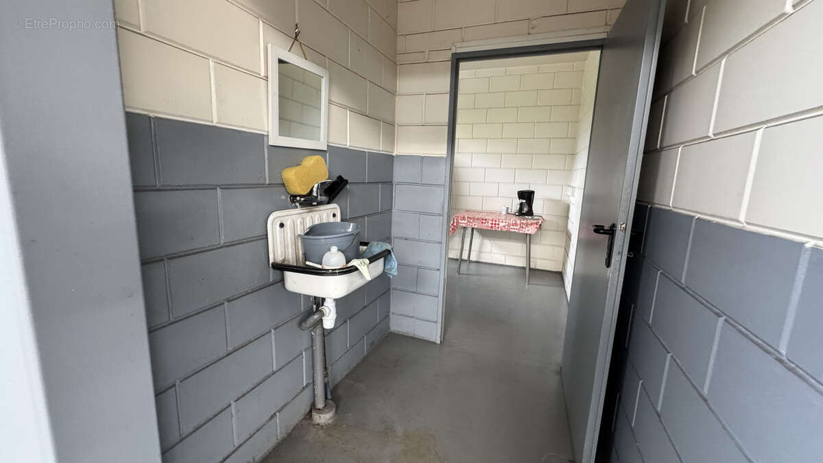 Commerce à SUNDHOUSE