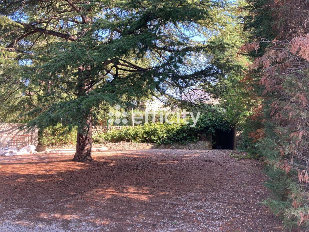 Terrain à MARSEILLE-9E