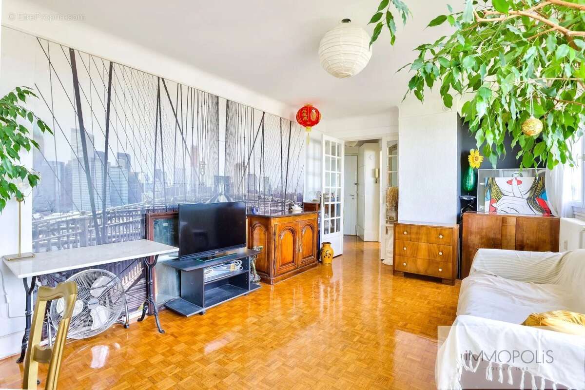 Appartement à PARIS-18E