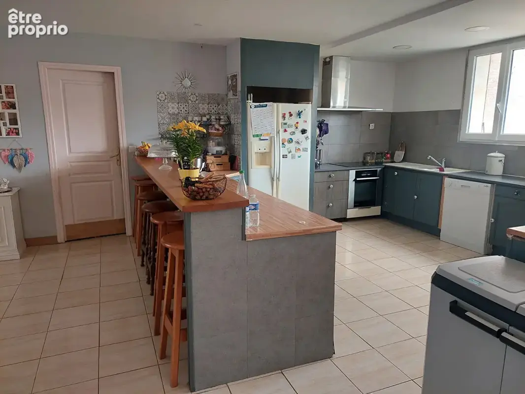 Maison plain-pied 223 m², 6 chambres, hangar et terrain constructible - photo 5