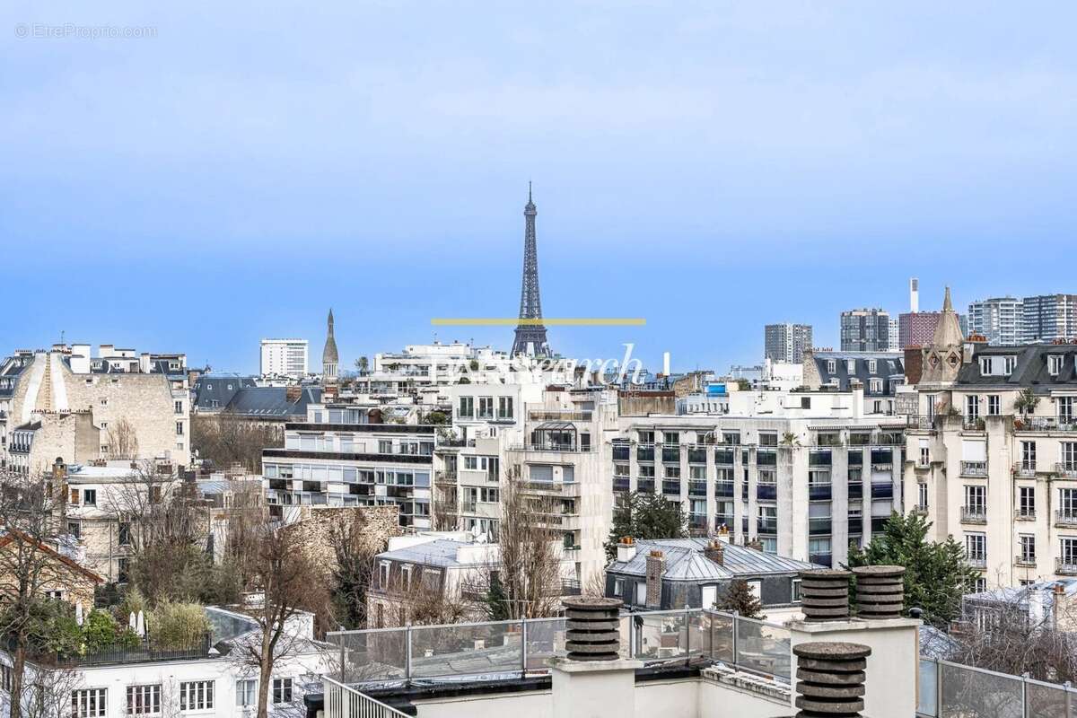 Appartement à PARIS-16E