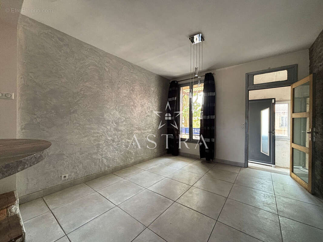 Maison 4 pièces - 83,78 m² - Travaux de rénovation à prévoir - photo 3