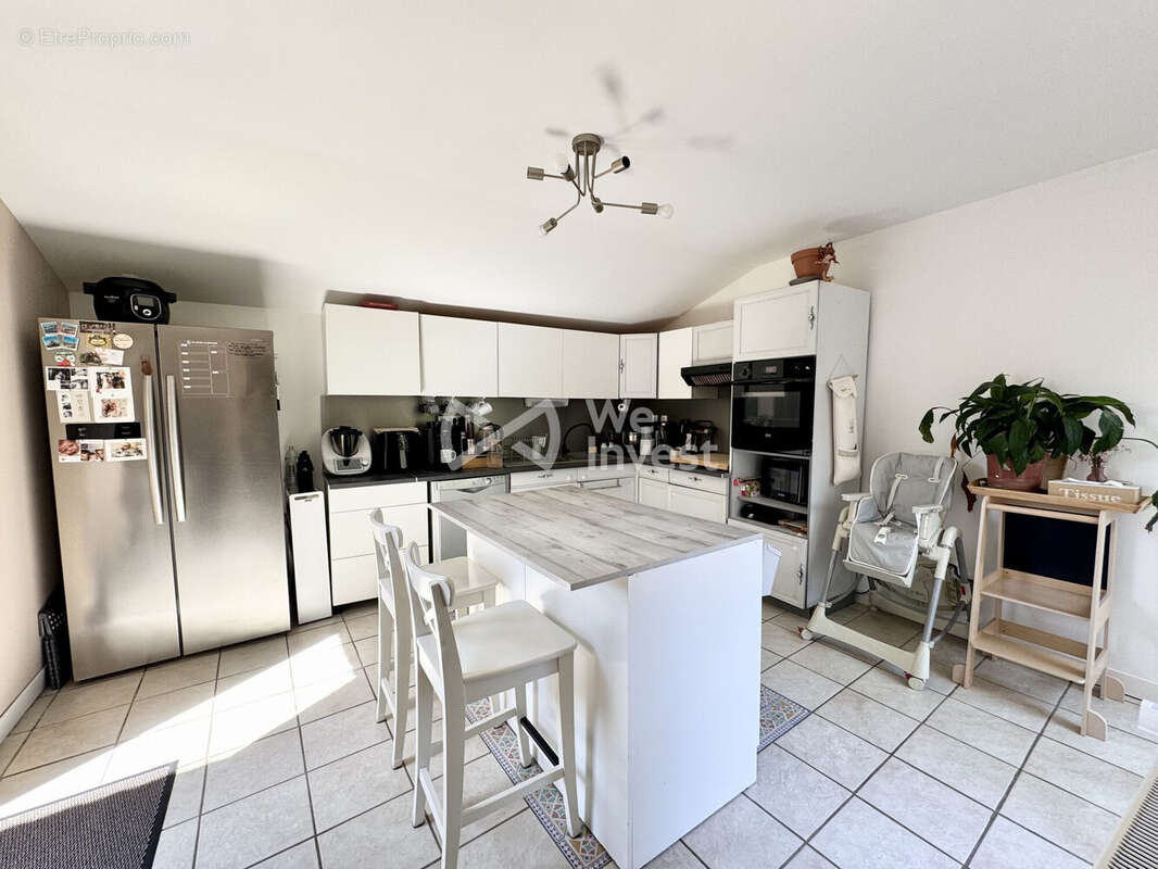 Maison 89 m² à Vensat  - photo 7