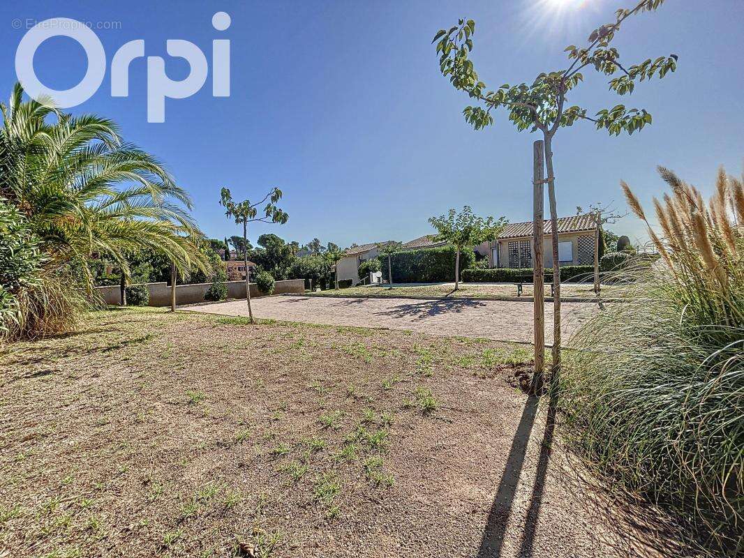 Saint-Aygulf – 2 pièces avec jardin, piscine, tennis et plage à pied - photo 9