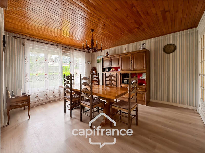 Maison à ROUSSILLON