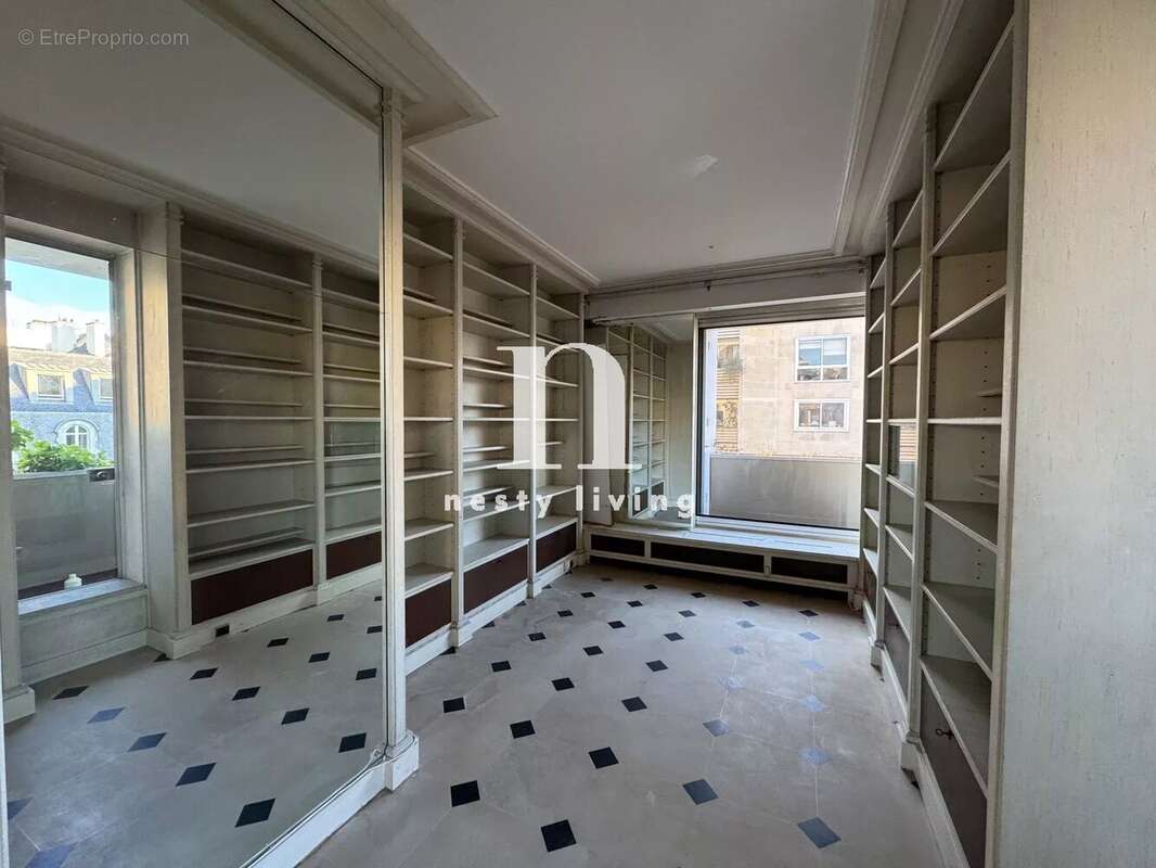 Appartement à PARIS-7E