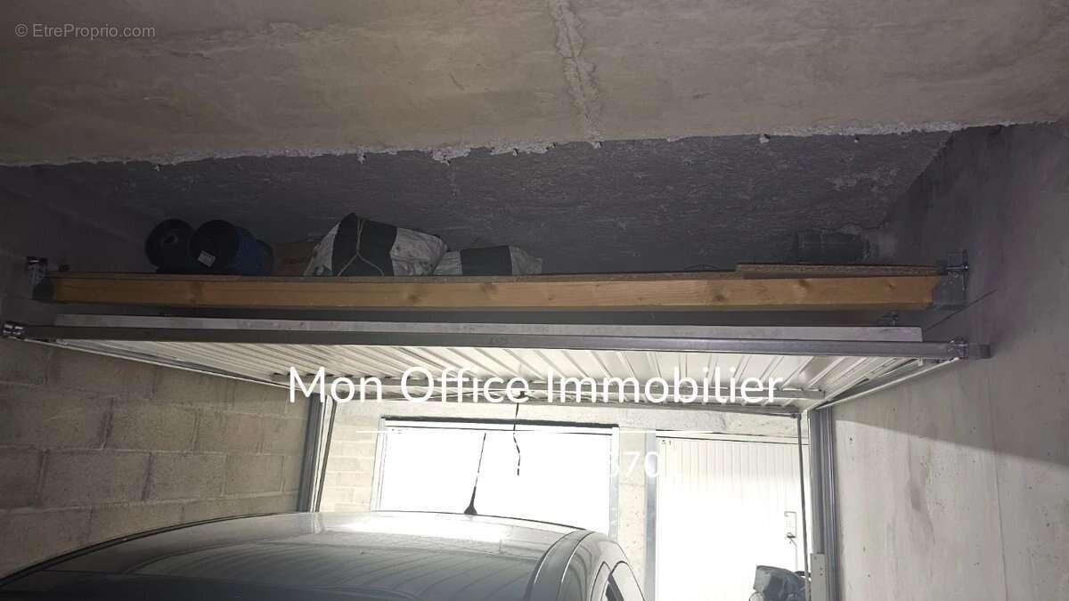 Parking à AUBAGNE