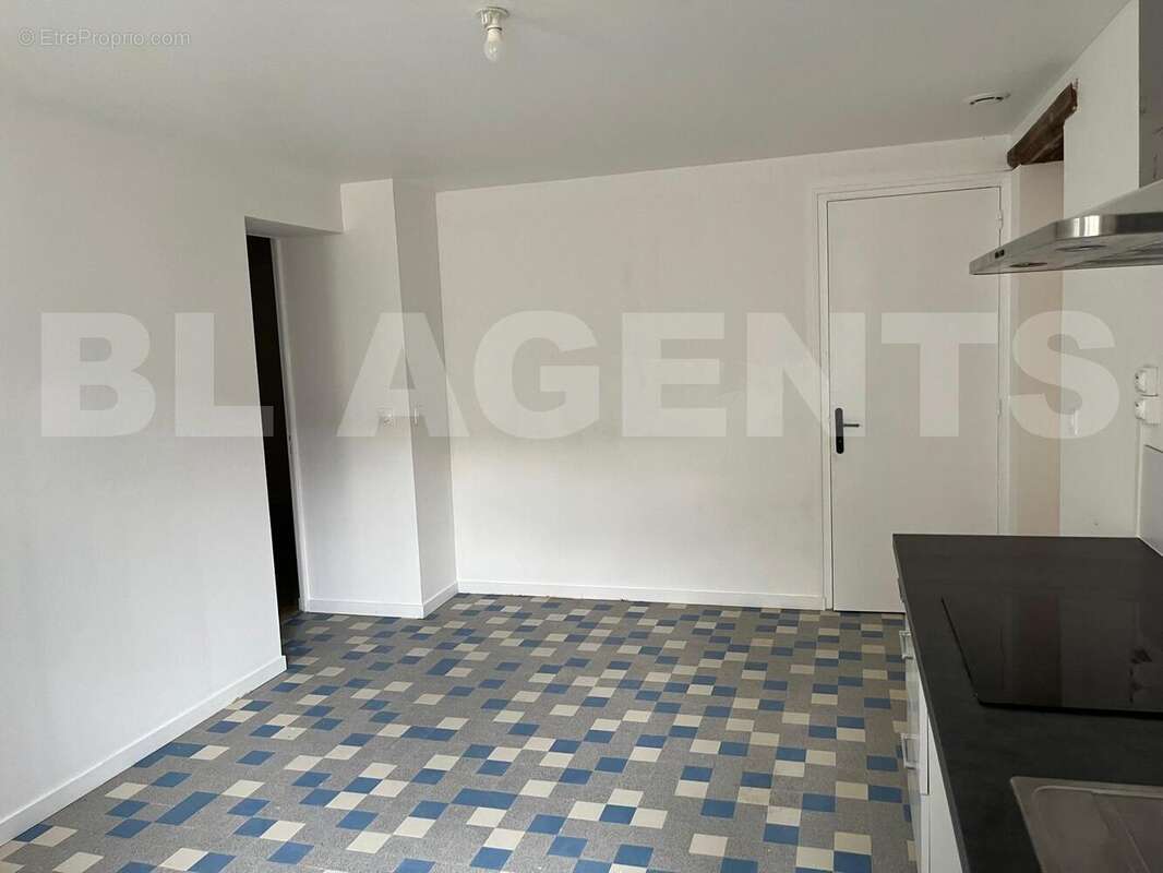 uu - Maison à SOURDUN